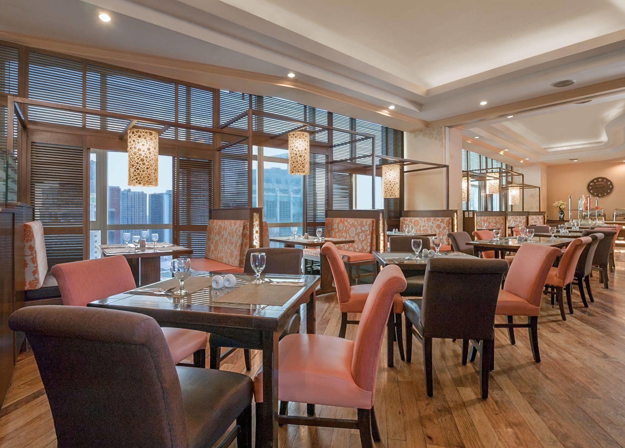 Fraser Place Manila San Pedro Makati Eksteriør billede