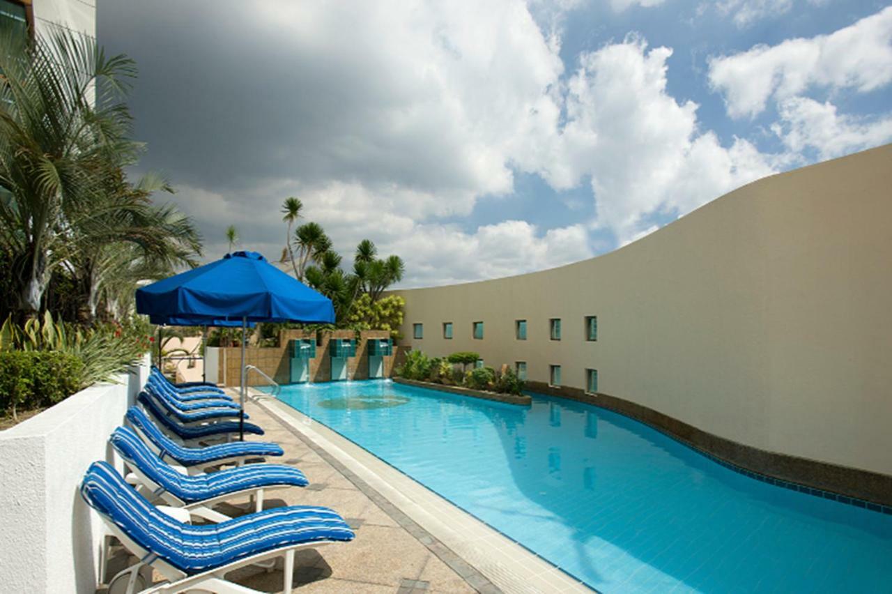 Fraser Place Manila San Pedro Makati Eksteriør billede